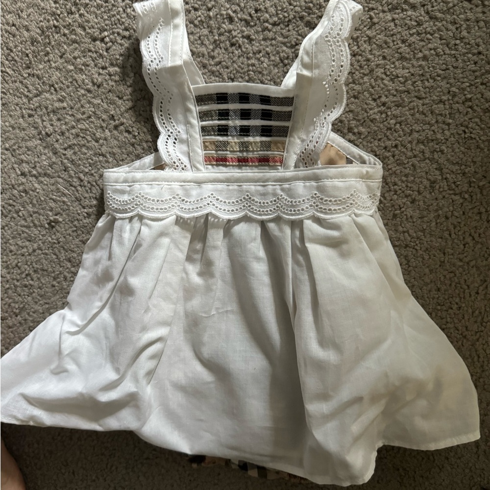 Burberry 0-3 month infant baby girl sleeveless white dress